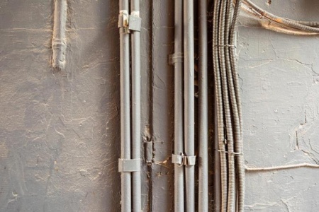 R&eacute;novation &eacute;lectrique : quels sont les signes qu'il est temps d'agir ?