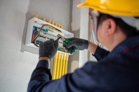 Mise &agrave; la terre et tableau v&eacute;tuste, ce que r&eacute;v&egrave;le une remise aux normes &eacute;lectriques &agrave; Obernai